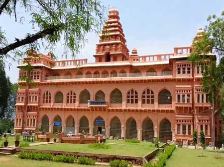 Chandragiri Fort Car Rentals From Tirupati